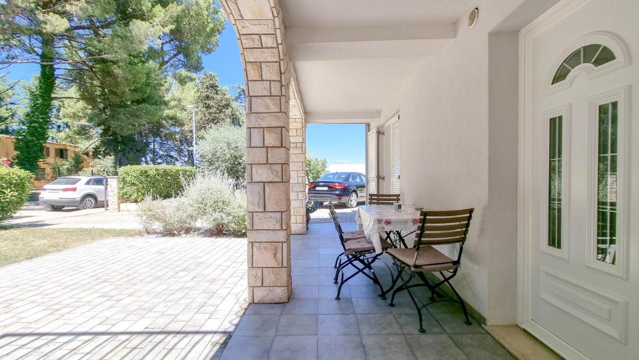 Ena Apartment Novigrad  Exterior photo